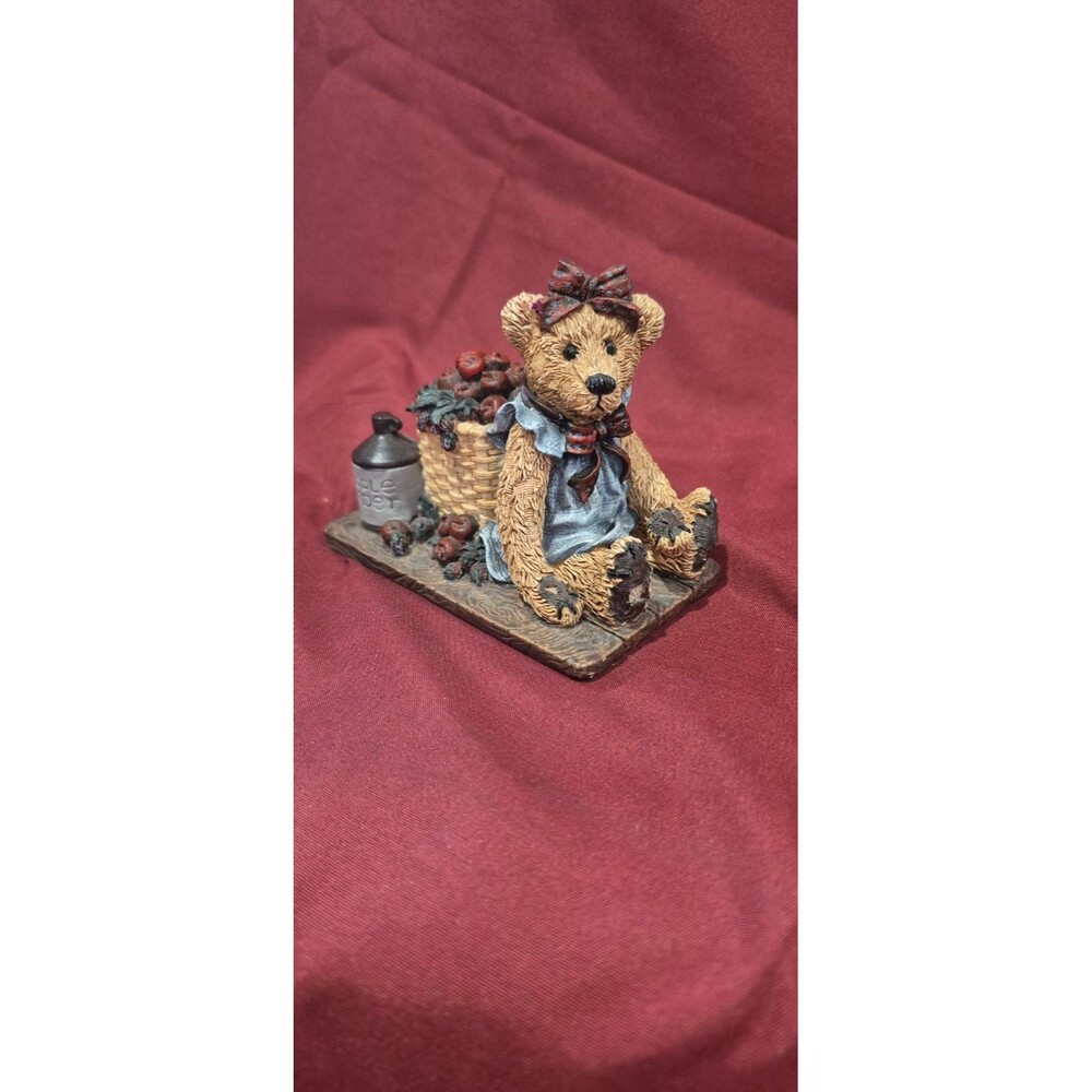 Vintage Boyds Bears and Friends LIFE'S HARVEST Resin Figurine 1993 Apples EUC